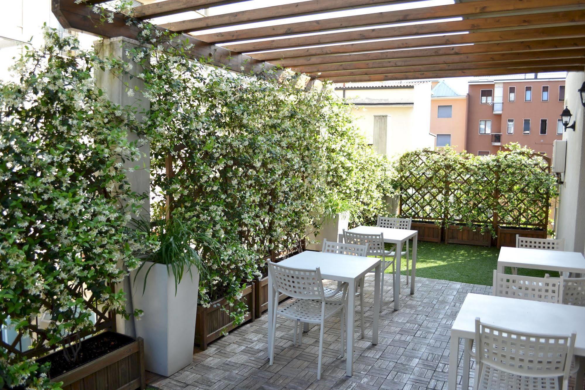 B&B Fanzago Bergamo Bagian luar foto